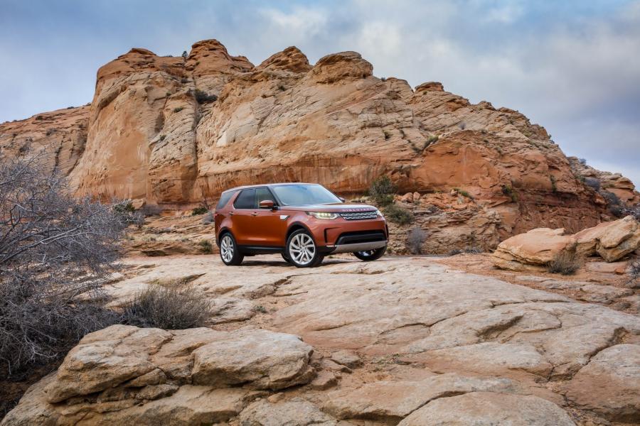  Land Rover Discovery HSE TD6 2017 года  (NA) (фото 16 из 61)